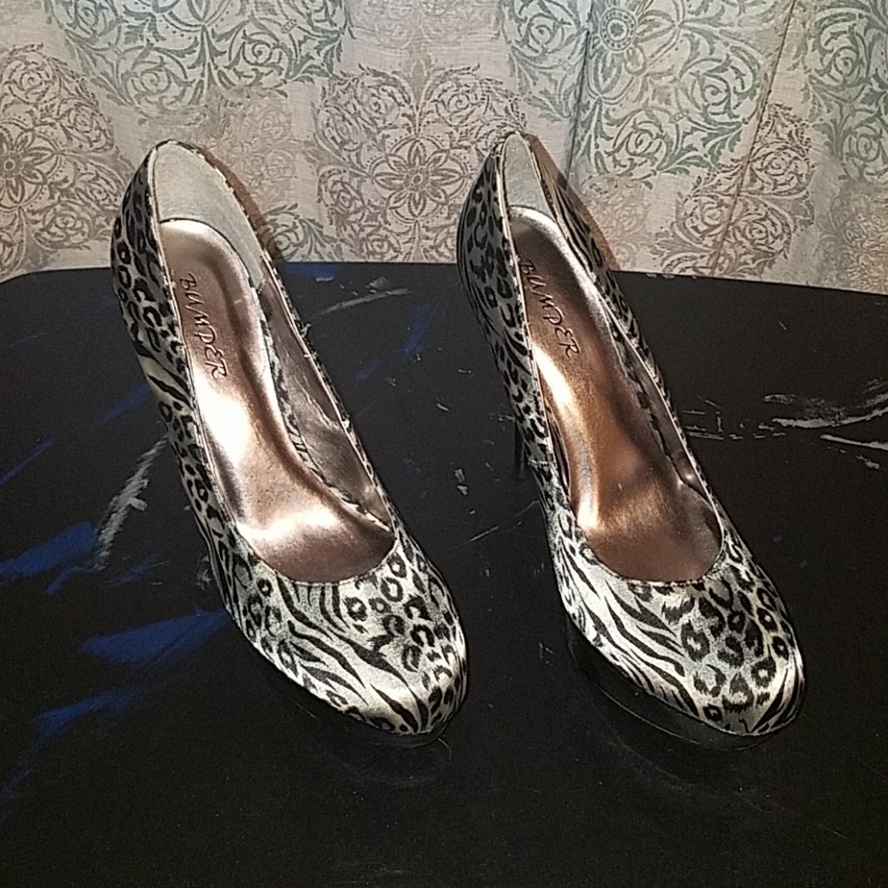 Shoes - Picture 4 of 4